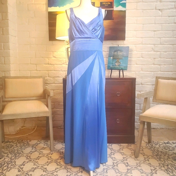 Laura Cunningham Evening Gown - Picture 1 of 4